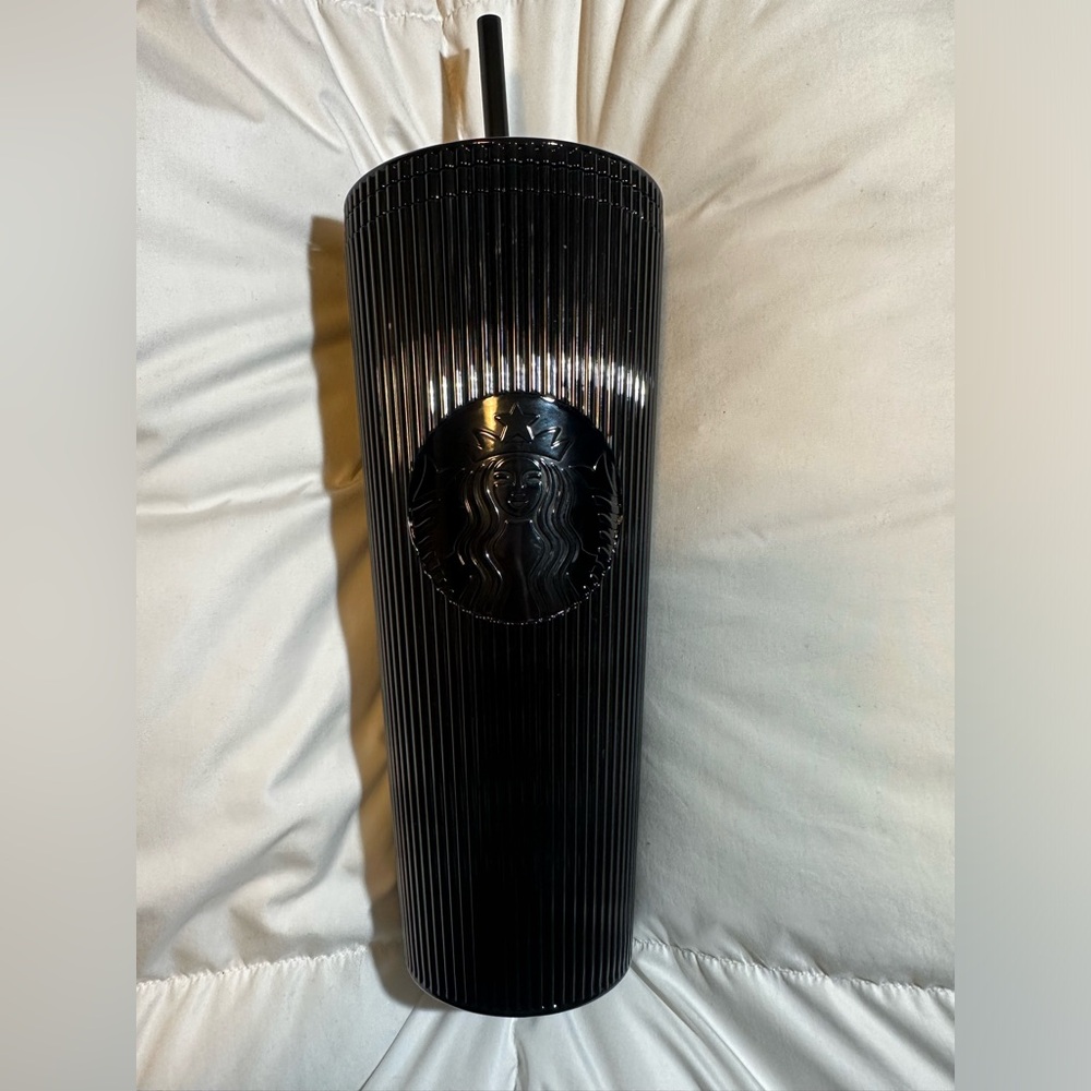 STARBUCKS TUMBLER CUPS! BLACK🖤, SILVER🩶, PEARL WHITE🤍🏆🌟💎✨👻